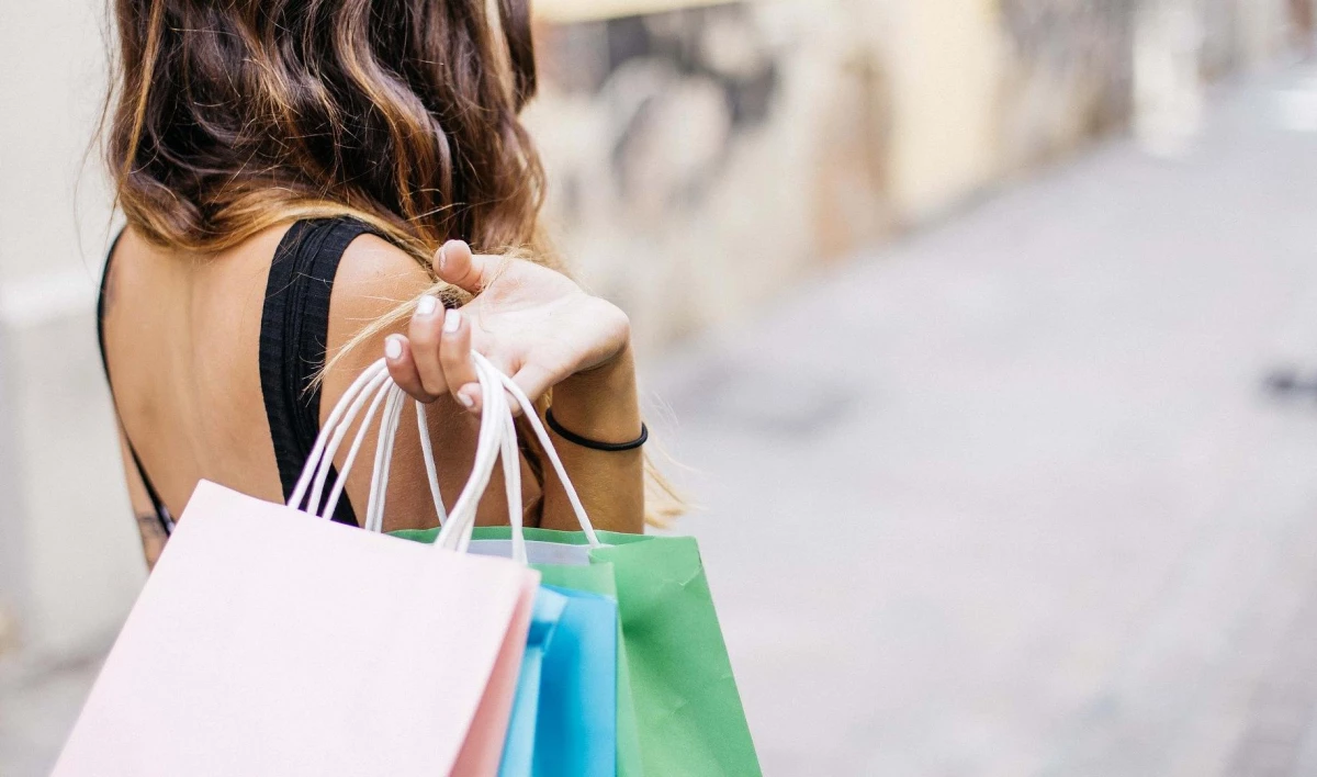 Россиянам рассказали, как не переплатить в «черную пятницу» - tvspb.ru