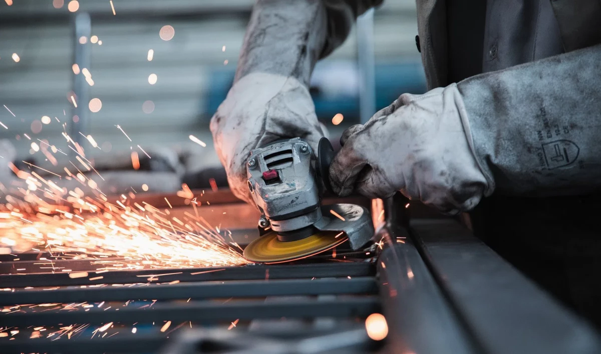 Смольный поддержит ряд инвесторов, которые запускают промышленные производства - tvspb.ru