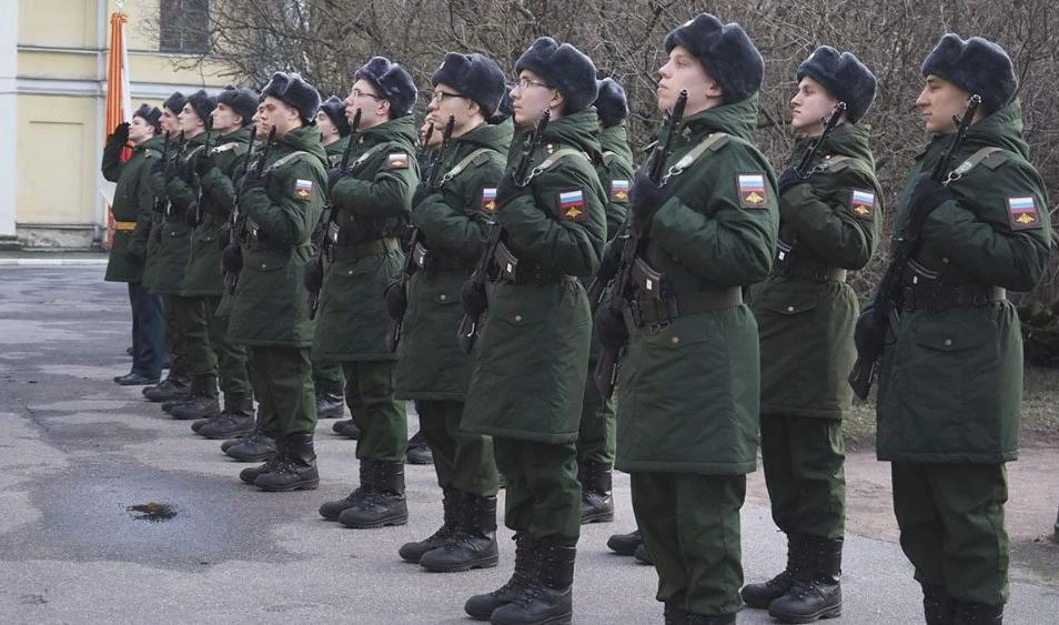 Выпускников школ не будут призывать в армию весной - tvspb.ru