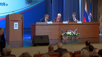 Конференция регионального отделения ЕР: Георгий Полтавченко сдал мандат, Вячеслава Макарова выдвинули на пост спикера ЗакСа