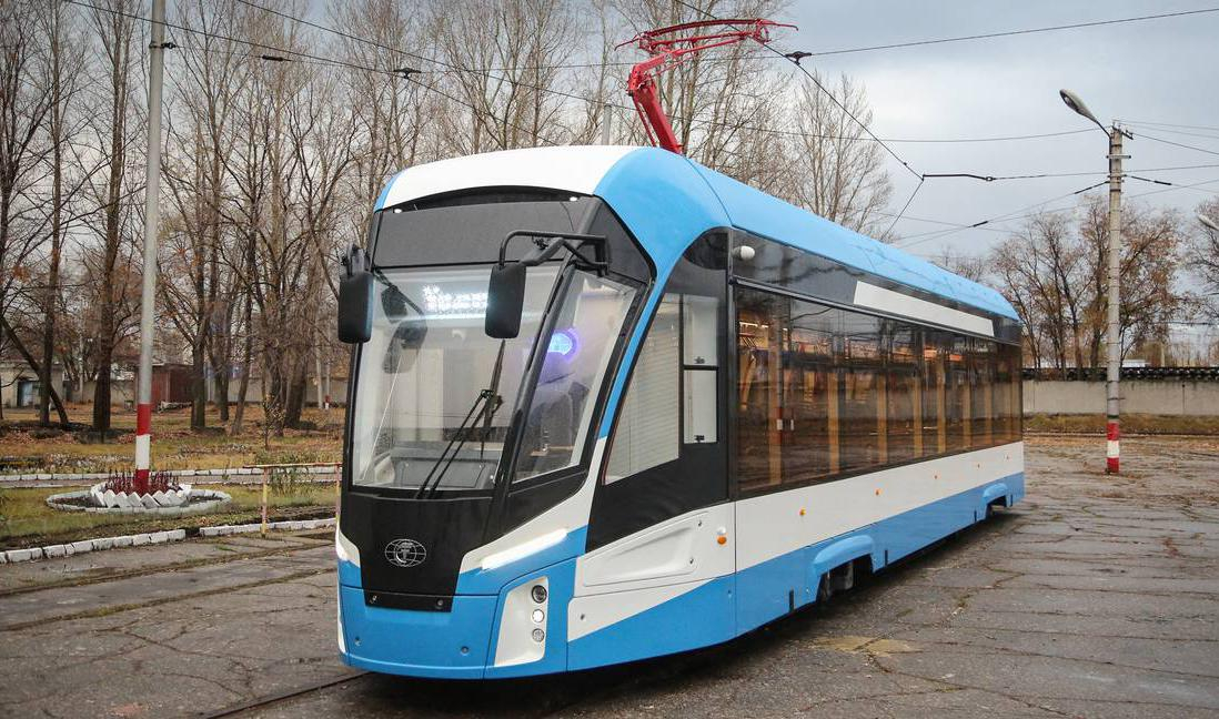 Из Петербурга в Ульяновск доставили новые трамваи «Львенок»