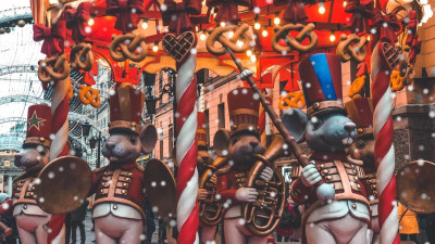 В Петербурге посещаемость общественных пространств в праздничные дни выросла в полтора раза