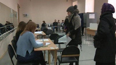 ЦИК: На 12:00 явка на выборы по всей России составила 34,72%