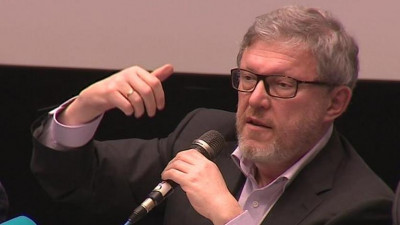 Явлинский на встрече с избирателями предложил перечислять доходы от продажи нефти и газа на счета россиян