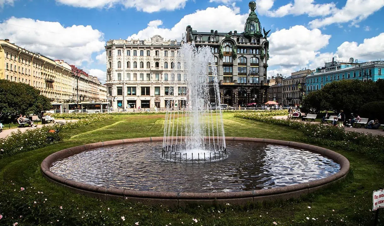 Первый фонтан в Петербурге
