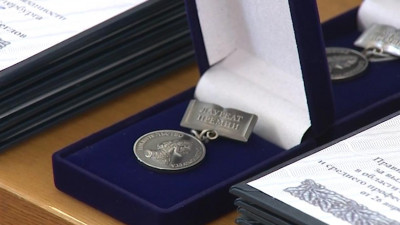 Александр Беглов вручил премии в области науки и техники