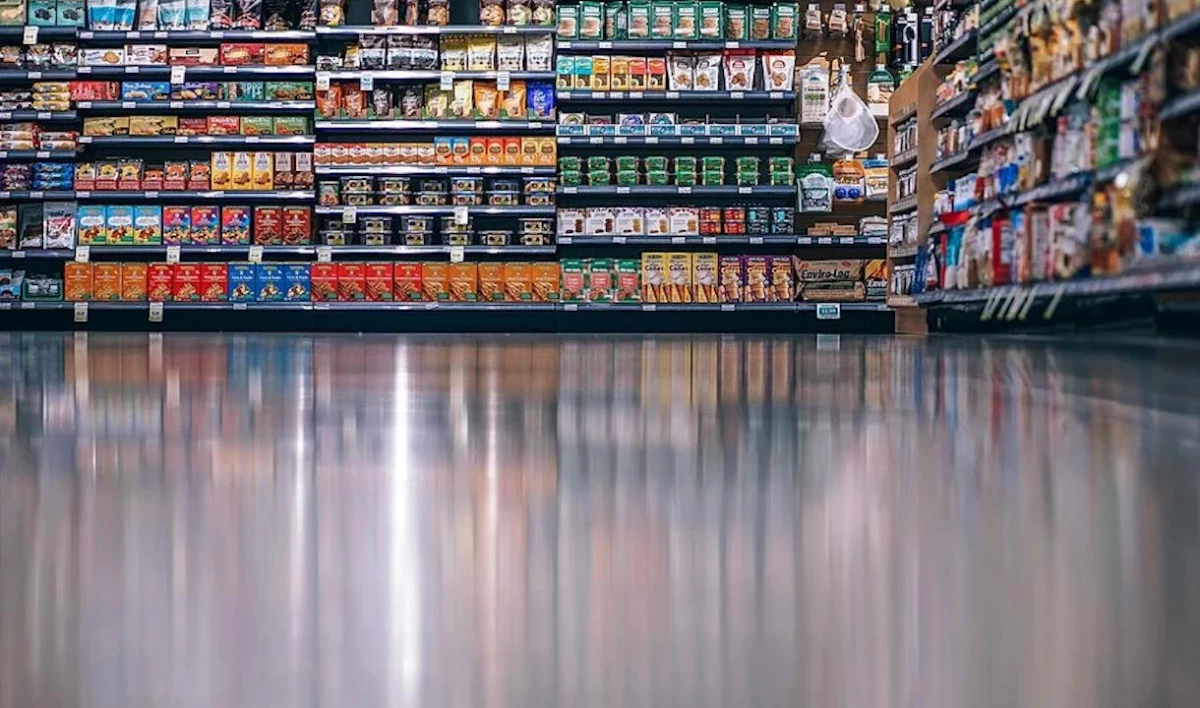 За год в Петербурге закрыли почти 1 тысячу торговых точек - tvspb.ru