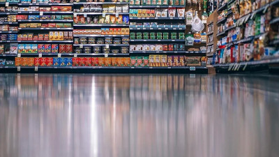 За год в Петербурге закрыли почти 1 тысячу торговых точек