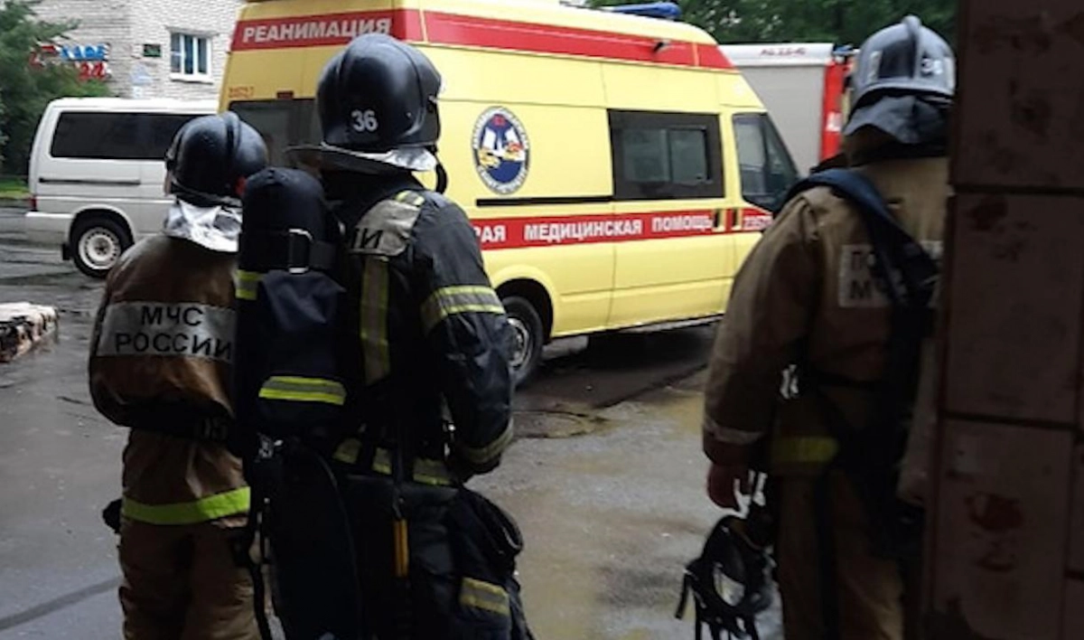 Пожарные ликвидировали возгорание в квартире на улице Нахимова - tvspb.ru