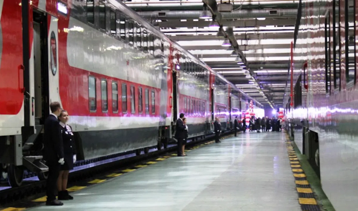 Между Петербургом и Белгородом начал курсировать двухэтажный поезд - tvspb.ru