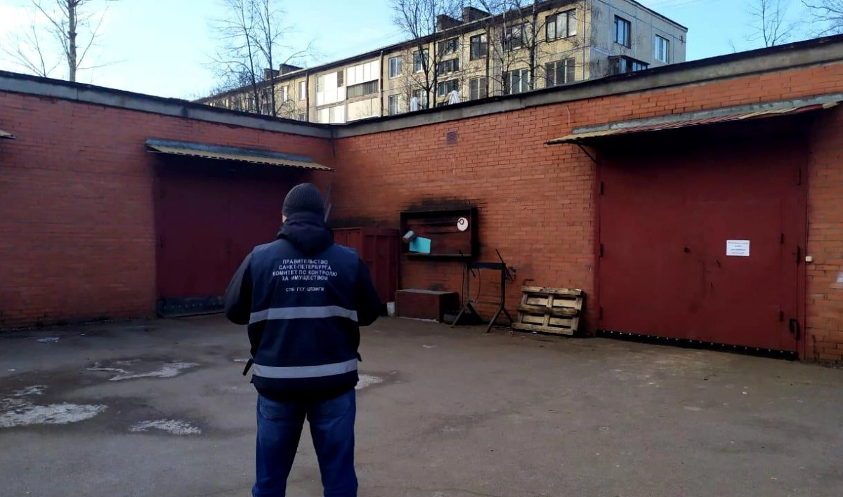 На проспекте Юрия Гагарина демонтировали незаконную автомастерскую - tvspb.ru