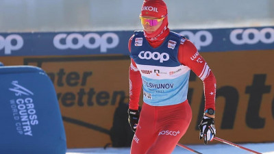 Александр Большунов завоевал серебро в спринте «Тур де Ски»