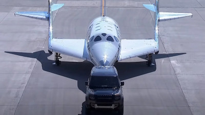 Космолет Unity-22 совершил успешный суборбитальный полет с экипажем