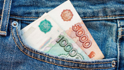 Каждый третий россиянин готов работать за зарплату «в конверте»