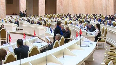 ЗакС одобрил проект закона о материальной помощи нуждающимся