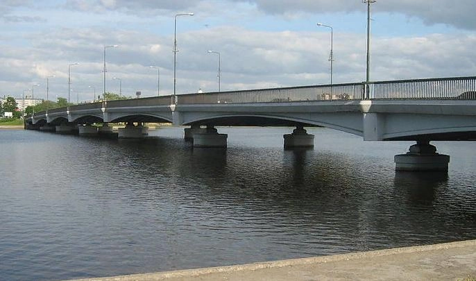 На Большом Ижорском мосту ограничат движение транспорта и запретят прогулки - tvspb.ru