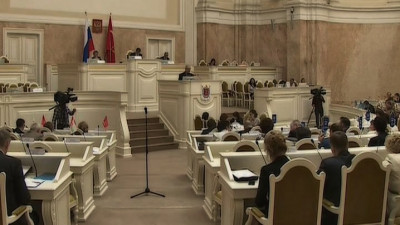 ЗакС и правительство Петербурга подписали соглашение о сотрудничестве на следующий политический сезон