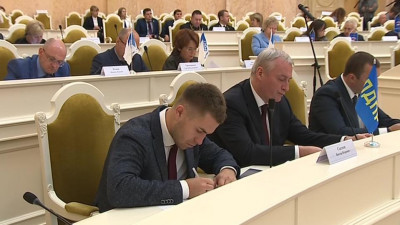ЗакС согласовал состав правительства Петербурга