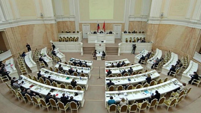 Депутаты ЗакСа Петербурга обсудят воспитание несовершеннолетних и реализацию материнского капитала