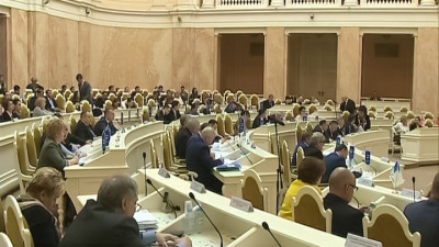 Заседание ЗакС: Кандидатов в губернаторы обяжут участвовать в дебатах