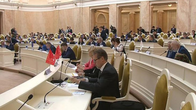 Борьба с пробками и реклама в кинотеатрах. О чем сегодня говорят в ЗакСе