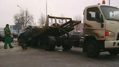 На заседании ЗакСа рассмотрят порядок задержания и эвакуации неправильно припаркованных автомобилей