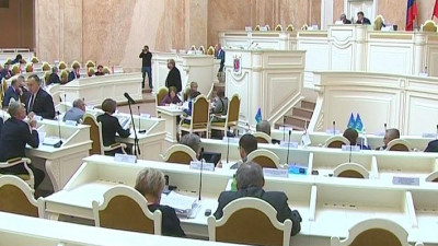 Депутаты ЗакСа попросят Путина помочь сохранить газеты «Смена», «Невское время» и «Вечерний Петербург»