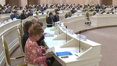 Депутаты Петербурга предлагают обязать трудовых мигрантов получать приглашения