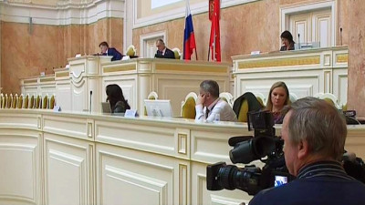 Депутаты ЗакСа призвали «осторожнее отнестись к решению о слиянии» РНБ и РГБ