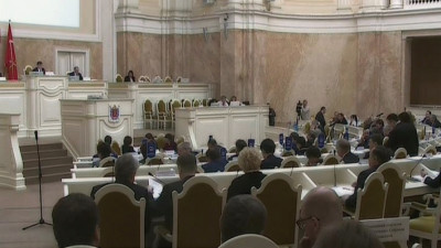 На заседании ЗакСа обсуждали уборку города после зимы и сроки проведения ярмарок