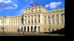 Петербургский парламент уходит на каникулы