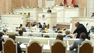 Петербургские депутаты предлагают публиковать в интернете данные о дворниках