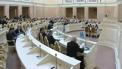 Депутаты ЗакСа заступились за должников по валютной ипотеке