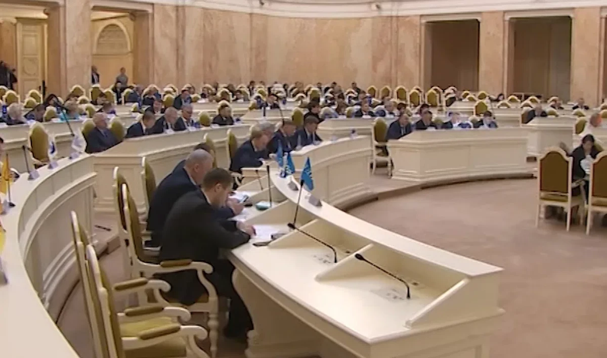 ЗакС готовится перейти на поименное голосование - tvspb.ru