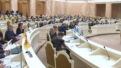 В ЗакСе с докладом выступит уполномоченный по правам человека в Петербурге