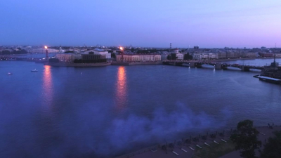 В Петербурге прогремел салют в честь 75-й годовщины Победы