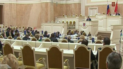 Вопросы взрослых и детей: на заседании ЗакСа формировали Общественную палату и выделяли субсидии детсадам