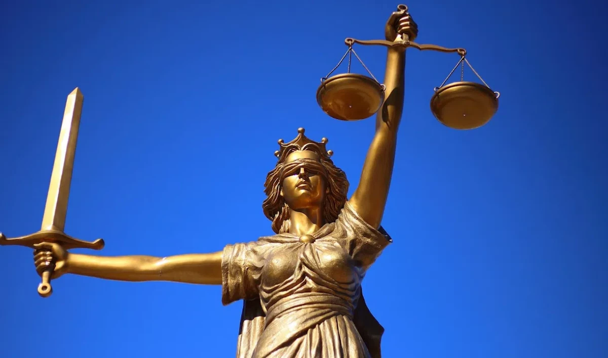 СКР завершил расследование уголовного дела в отношении президента и кассира банка «Прайм Финанс» - tvspb.ru