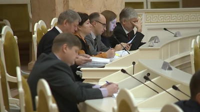 Резерв лекарств и потребительская корзина. Что обсуждают на заседании в ЗакСе