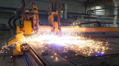 На Средне-Невском судостроительном заводе начали резать металл для строительства теплохода