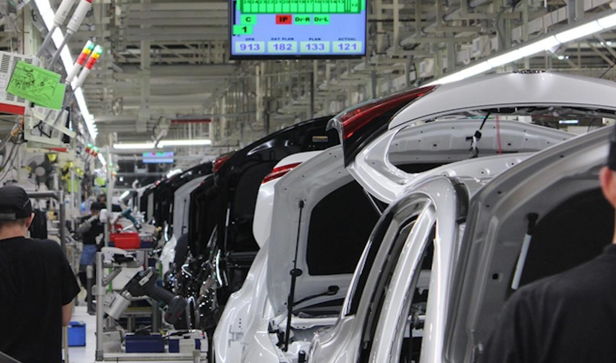 Петербургский завод Hyundai возобновляет работу в двухсменном режиме - tvspb.ru