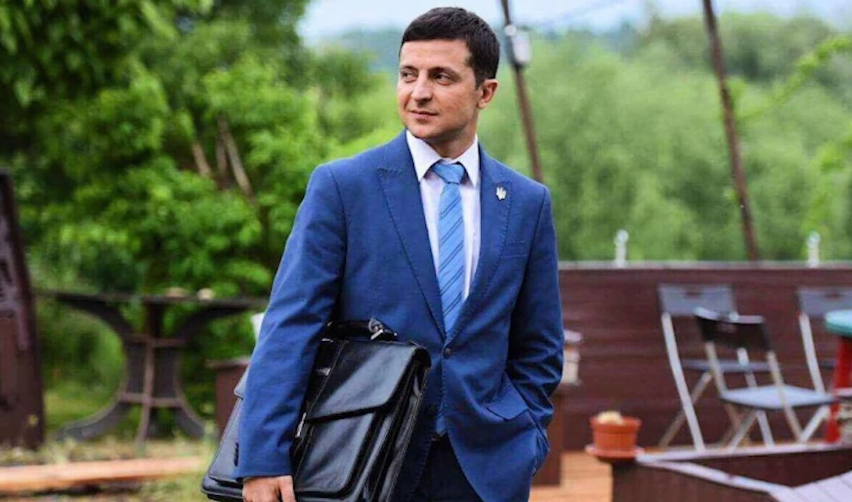 Зеленский упростил процедуру выдачи гражданства Украины россиянам - tvspb.ru