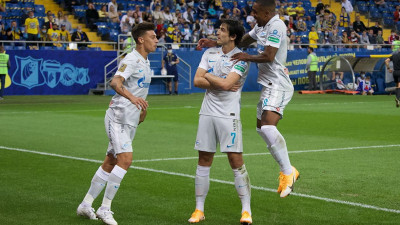 «Зенит» остался вдесятером, но победил «Ростов»