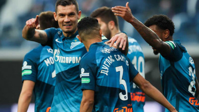 Футбольный «Зенит» поздравил болельщиков с Новым годом