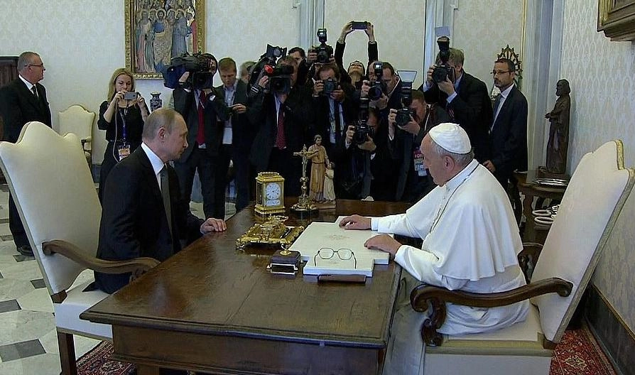 Владимир Путин и Папа Римский Франциск провели встречу в Ватикане - tvspb.ru