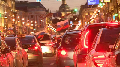 Петербург отмечает успех сборной России в групповом этапе ЧМ