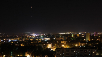 Россияне наблюдают самое продолжительное лунное затмение в истории