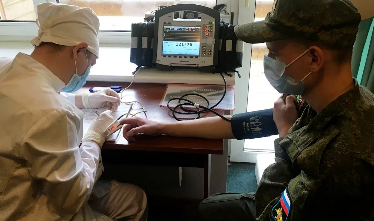Медики ЗВО вакцинировали военнослужащих на острове Гогланд в Финском заливе - tvspb.ru