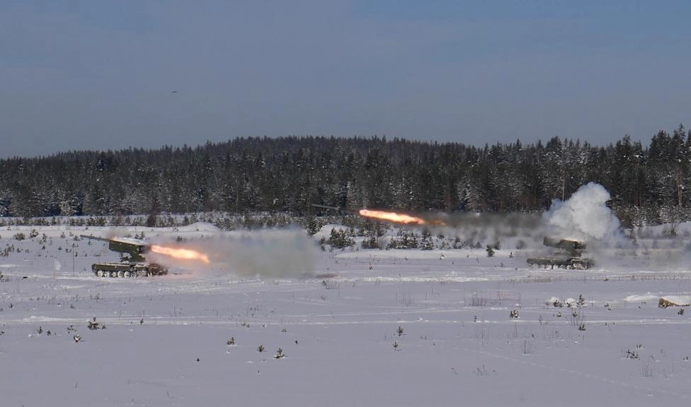 В Ленобласти прошли первые в этом году боевые стрельбы расчетов тяжелых огнеметных систем ЗВО - tvspb.ru