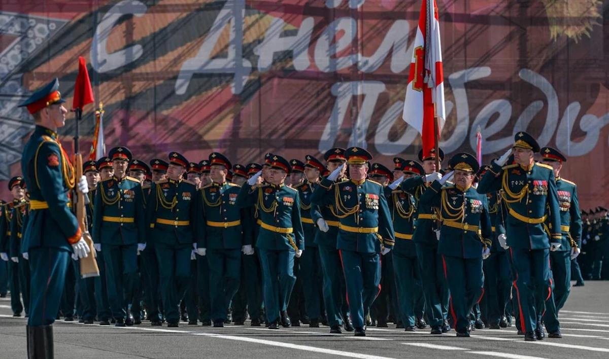 Военные начали готовиться к Параду Победы в Петербурге - tvspb.ru
